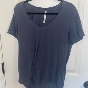 Babaton NAVY blue V neck T shirt Size M